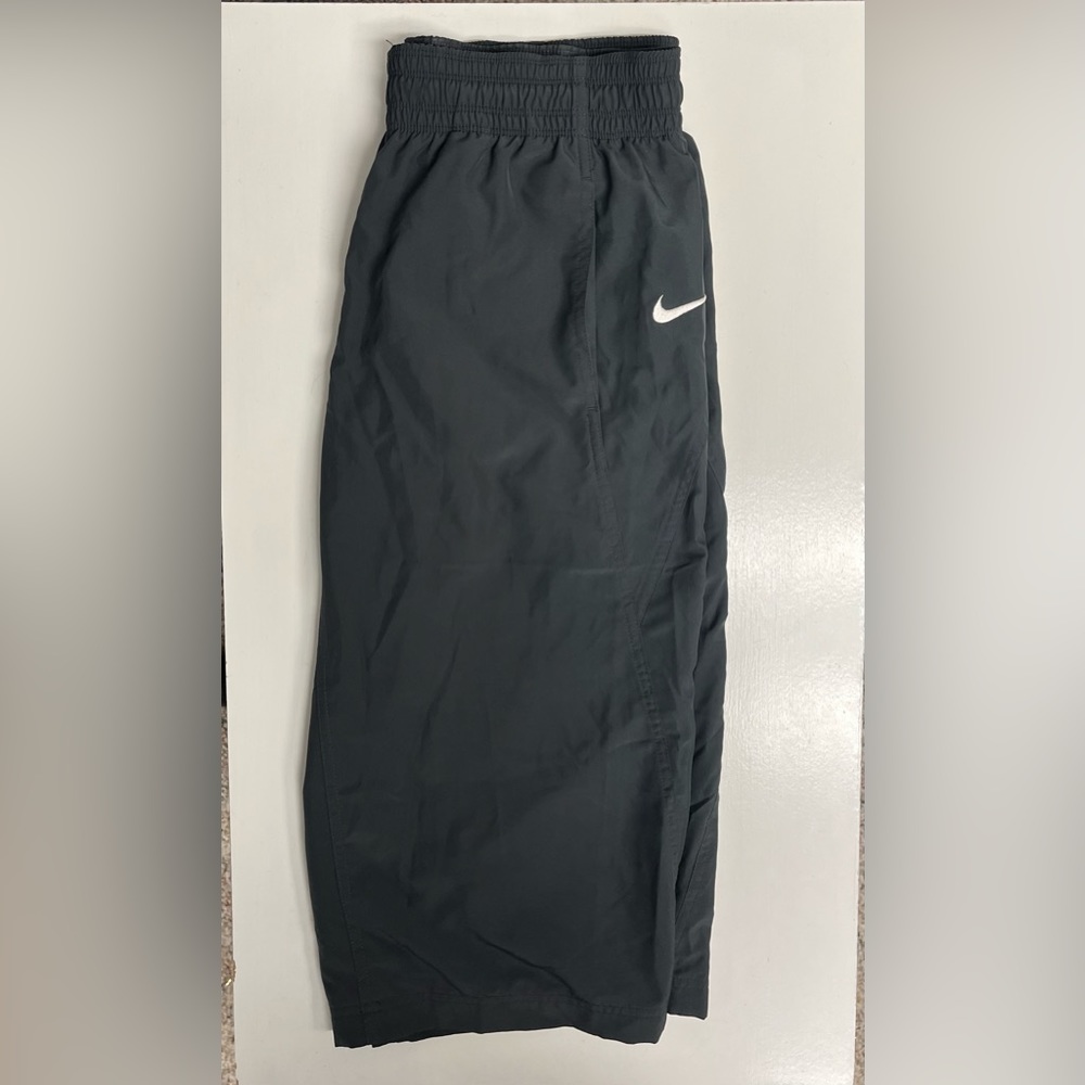 Women’s Nike DRI-FIT Capris Size Medium